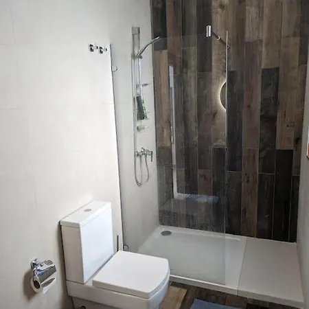 Spacious Penthouse - Prime Location